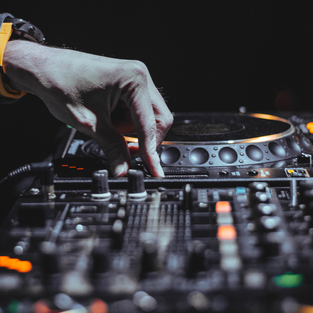 evento DJ + Violín Rock Pop 90's